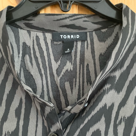 Torrid black gray zebra chiffon kimono shirt blouse size 3 (3X) - Picture 5 of 5